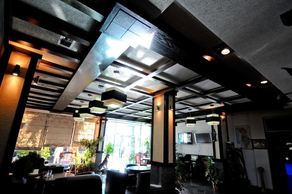 Hotel Lubjana Tirana Exterior photo