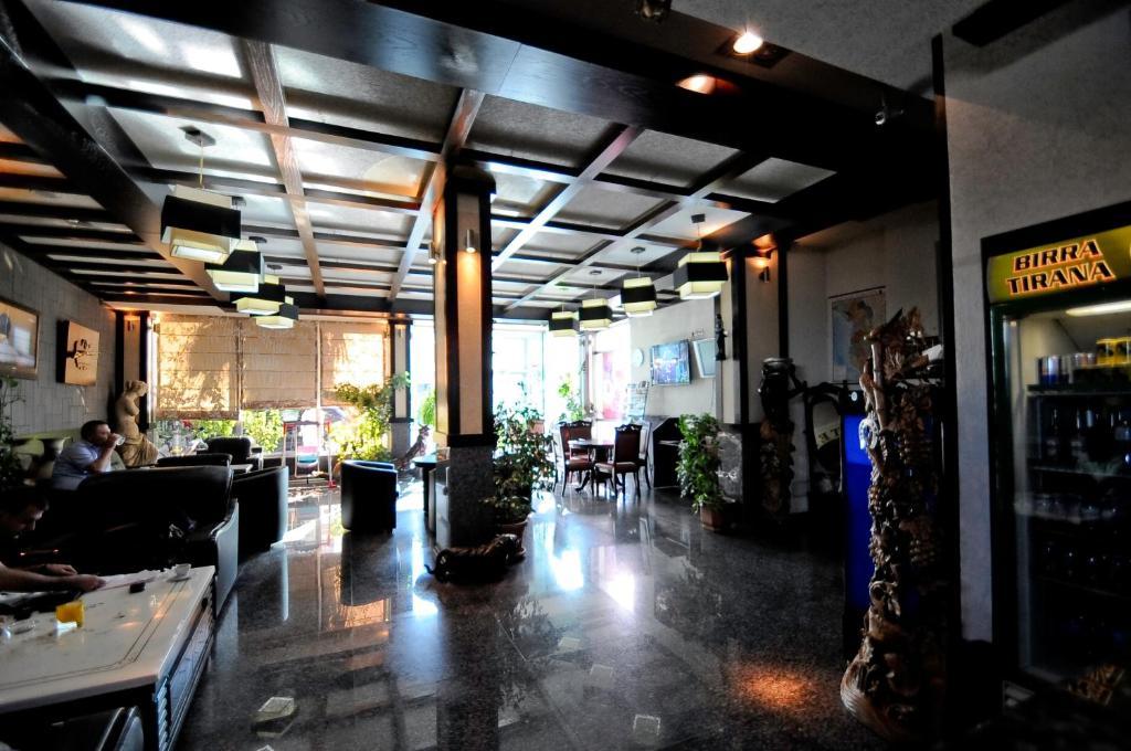 Hotel Lubjana Tirana Exterior photo