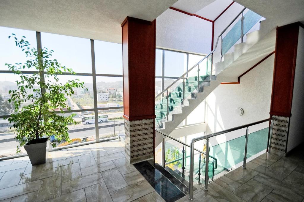 Hotel Lubjana Tirana Exterior photo