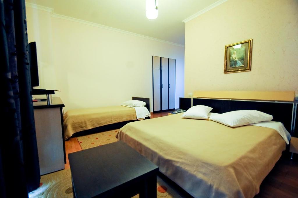 Hotel Lubjana Tirana Exterior photo