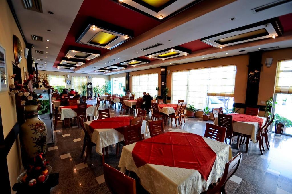 Hotel Lubjana Tirana Exterior photo