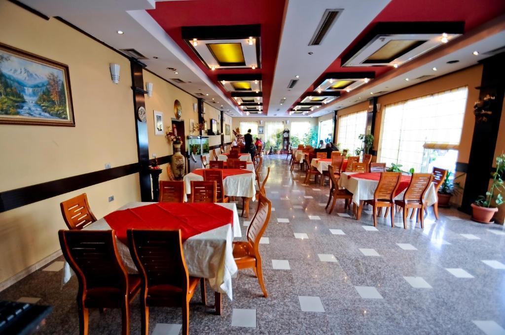 Hotel Lubjana Tirana Exterior photo